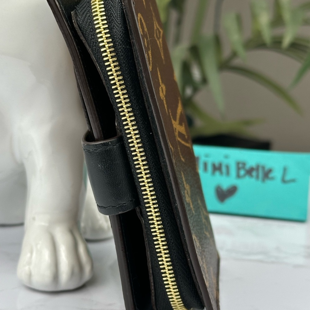 Louis Vuitton Juliette Wallet in Reverse Monogram - Picture 6 of 12